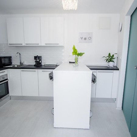 Luxury Studio Apartment White Sensation Водице Екстер'єр фото
