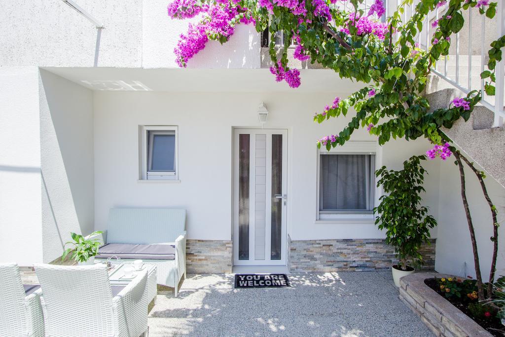 Luxury Studio Apartment White Sensation Водице Екстер'єр фото