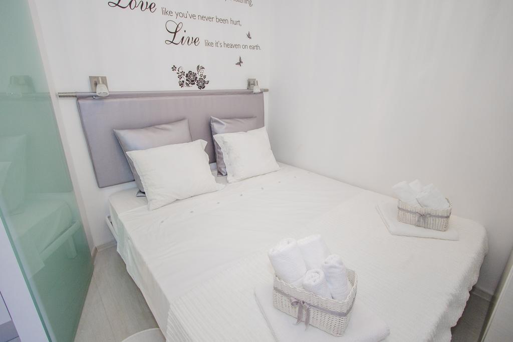 Luxury Studio Apartment White Sensation Водице Екстер'єр фото